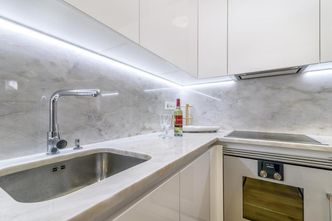 Modern Flat In Downtown Lisbon By Lovelystay Exterior photo